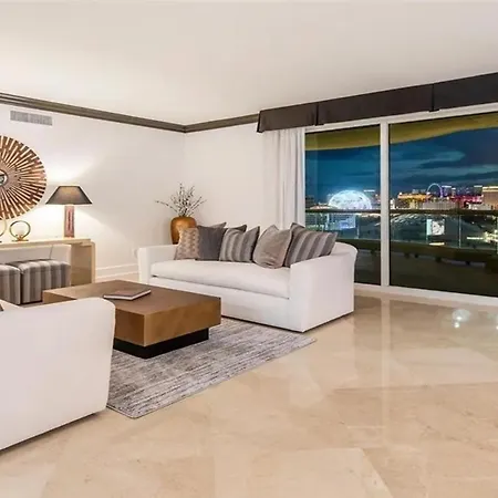 Stunning Four Bedroom Fully Professionally Remodeled Apartment Las Vegas Exterior photo