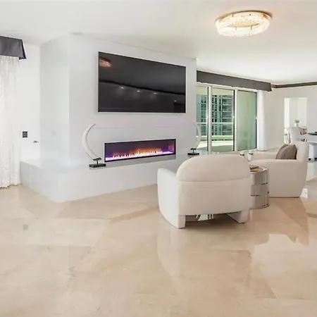 Stunning Four Bedroom Fully Professionally Remodeled Apartment Las Vegas Exterior photo