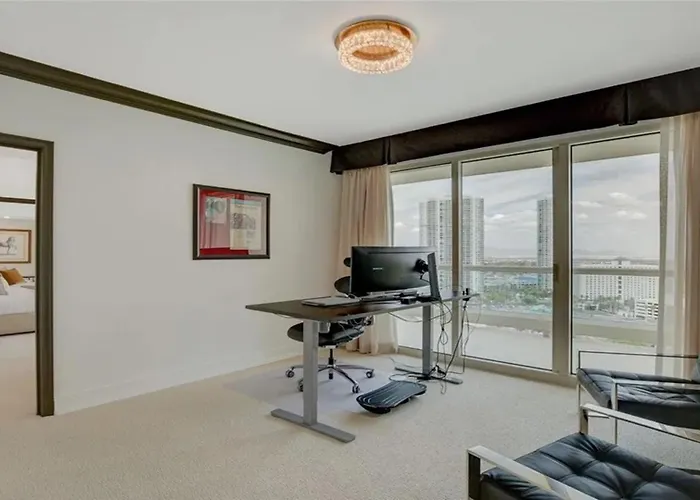 Stunning Four Bedroom Fully Professionally Remodeled Apartment